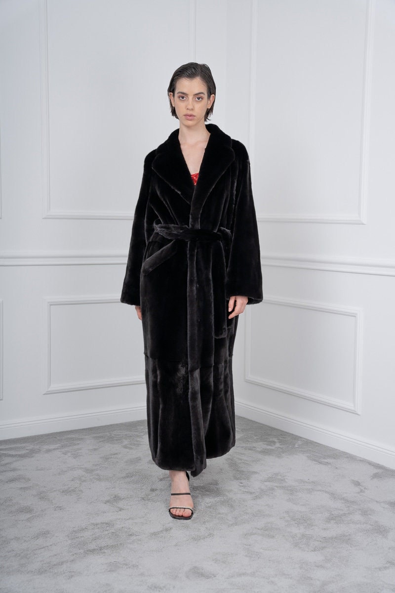 Real Black Mink Fur Coat With Notched Collar